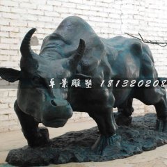 銅雕耕牛，耕地銅牛雕塑