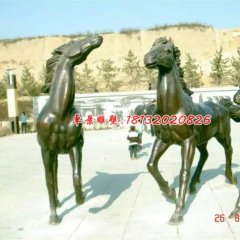 小馬一家三口銅雕，廣場銅馬雕塑