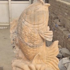 噴泉魚，公園石雕魚