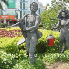 夫妻挑水銅雕，公園人物銅雕