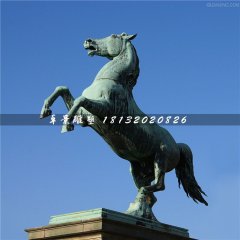 青銅馬雕塑，廣場(chǎng)立馬銅雕