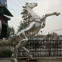 不銹鋼立馬，企業(yè)門口雕塑